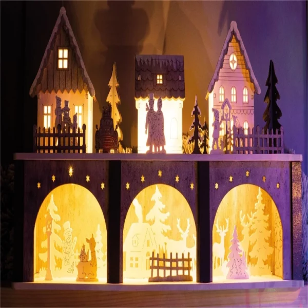 St Helens Home and Garden GH960 Wooden LED Light Up Festive Scene
