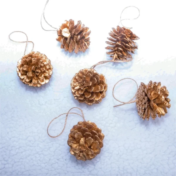 St Helens Home and Garden GH948 Hanging Pine Cone Christmas Decorations