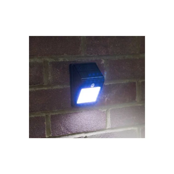 Amtech S8158 20 SMD LED Solar PIR Sensor Light